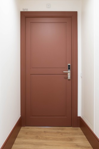 105470