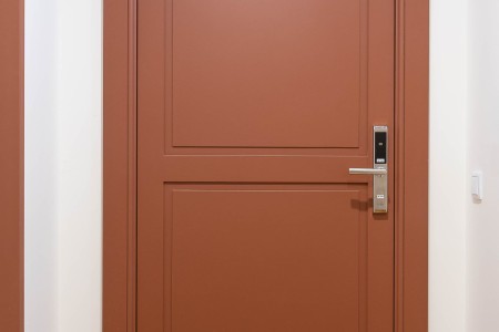 105446